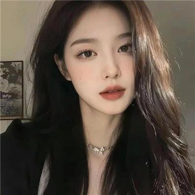 挥著翅膀的女孩